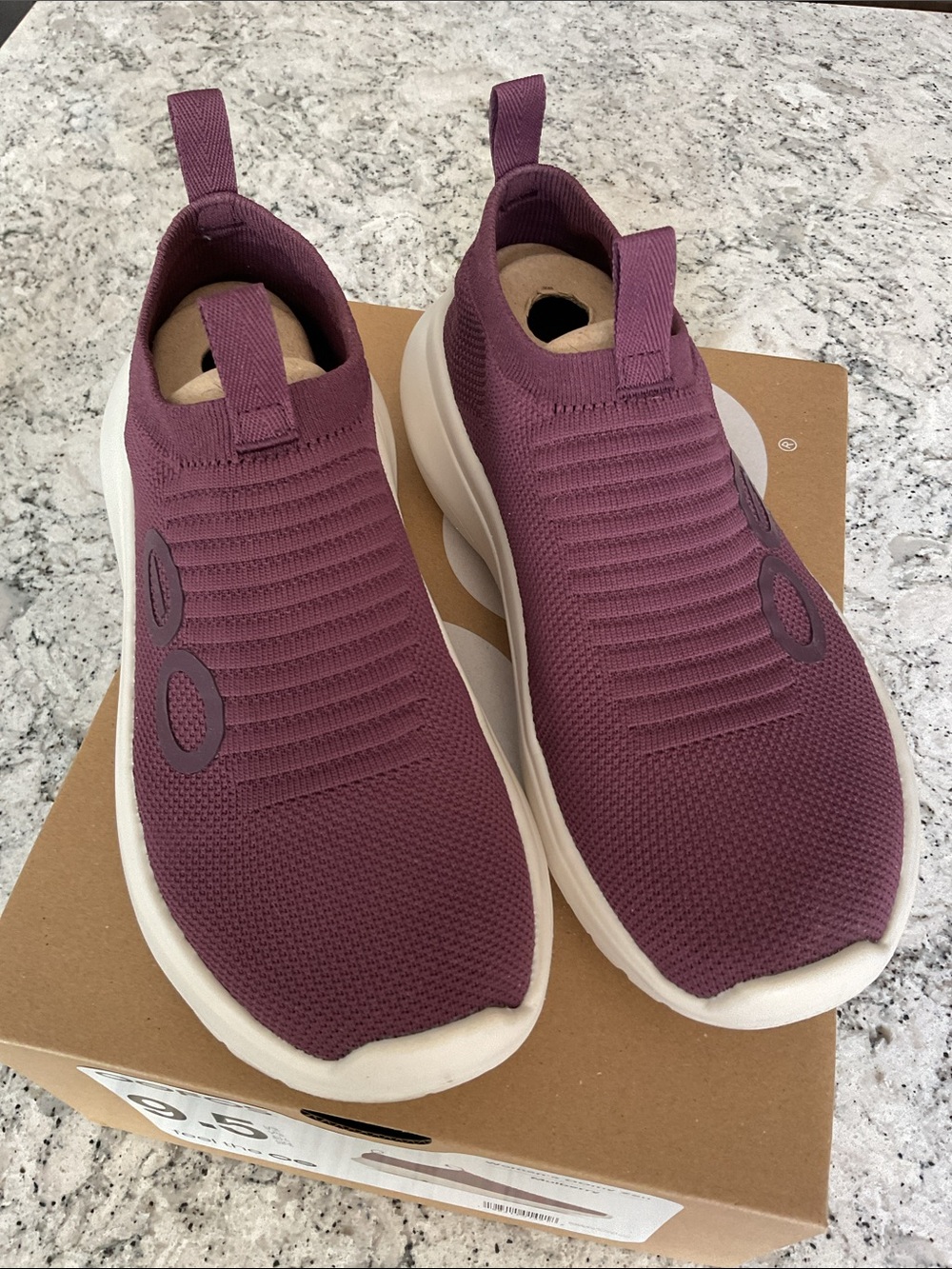 OOFOS OOmy Zen Slip-On Recovery Shoes